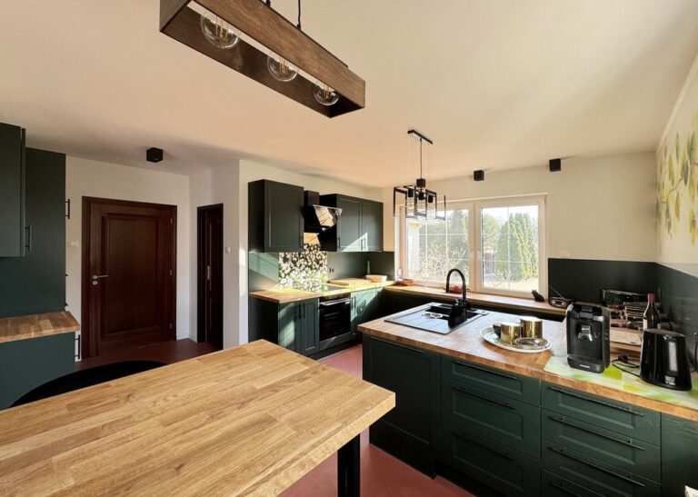 Dom na sprzedaż, 5-pok. 375 m², Zielonka