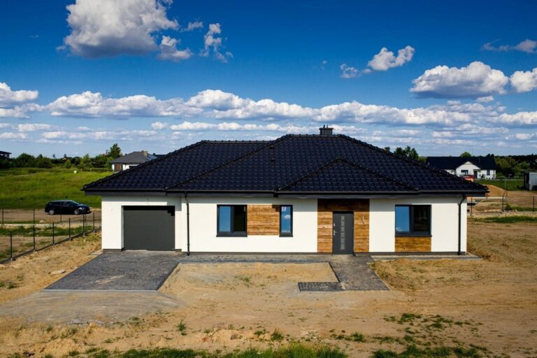 NOWOCZESNA REZYDENCJA RODZINNA W ŁOCHOWIE