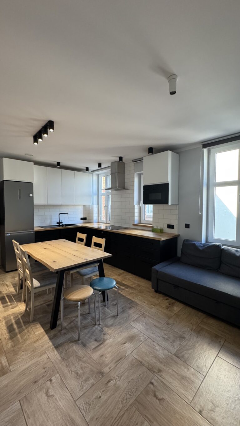 70 m² w kamienicy z 1905 r. | 2 duże pokoje